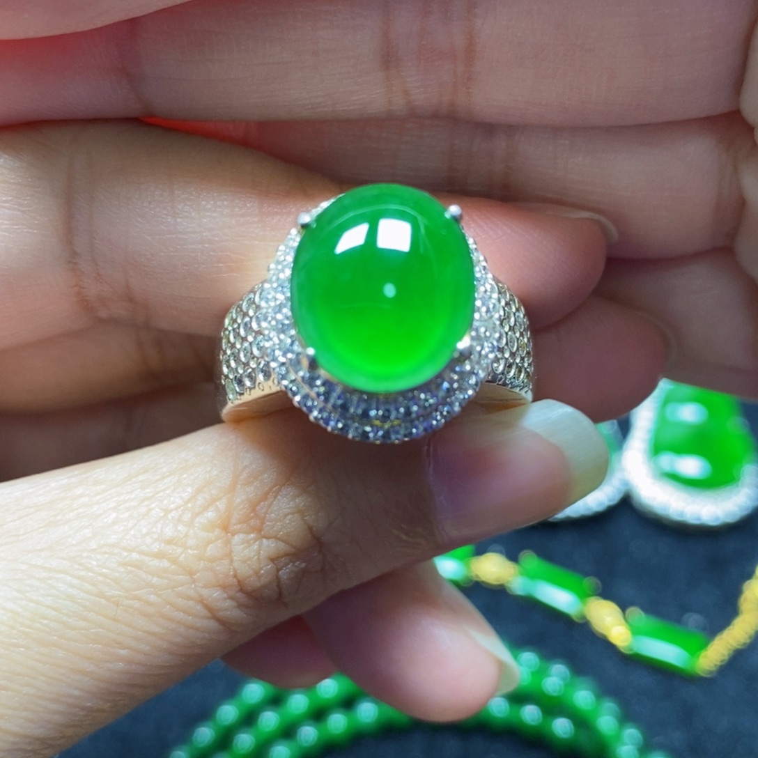 翡翠戒指未镶嵌天然翡翠