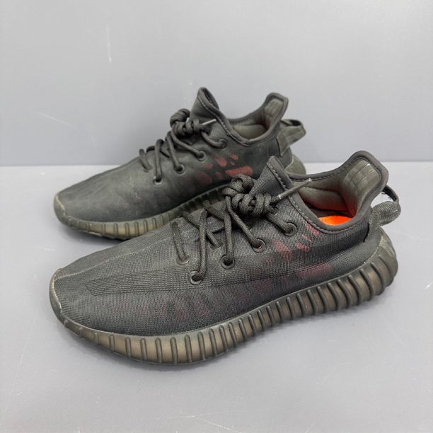 95新 adidas/阿迪达斯 40码 yeezy mono黑 休闲鞋 鞋面刮擦