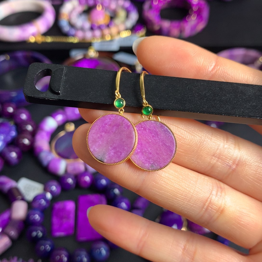 苏纪石（舒俱来）樱花粉耳钩一对18K金镶嵌