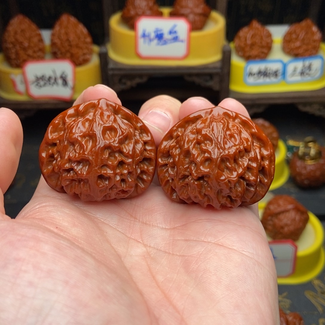 文玩核桃吊坠40宫灯