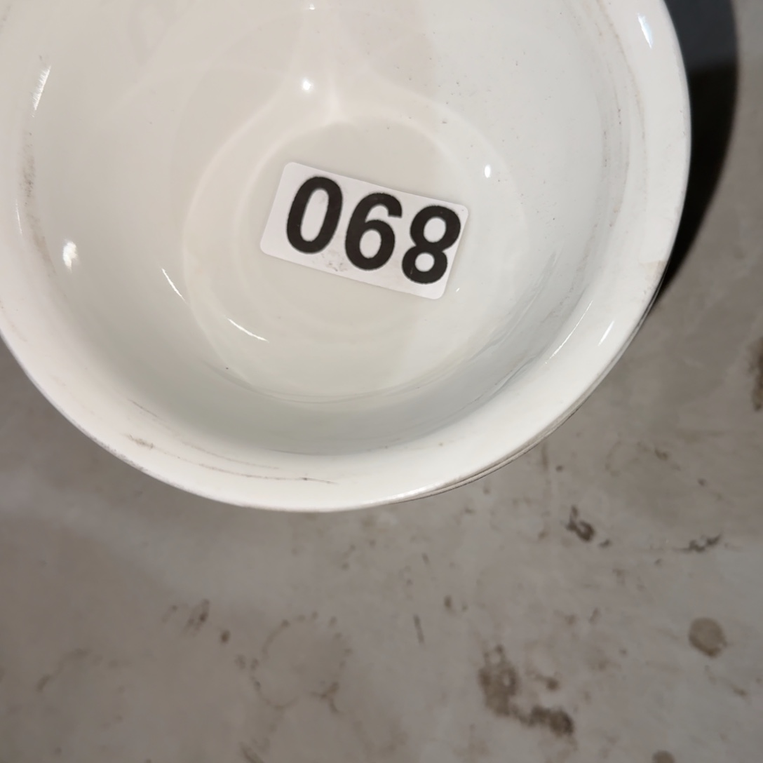 青***风茶盏他在这里我在这看书呀亲爱