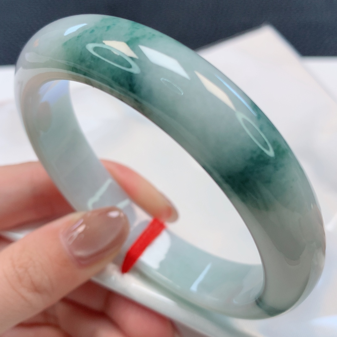 【闪购商品】翡翠手镯未镶嵌60+圈