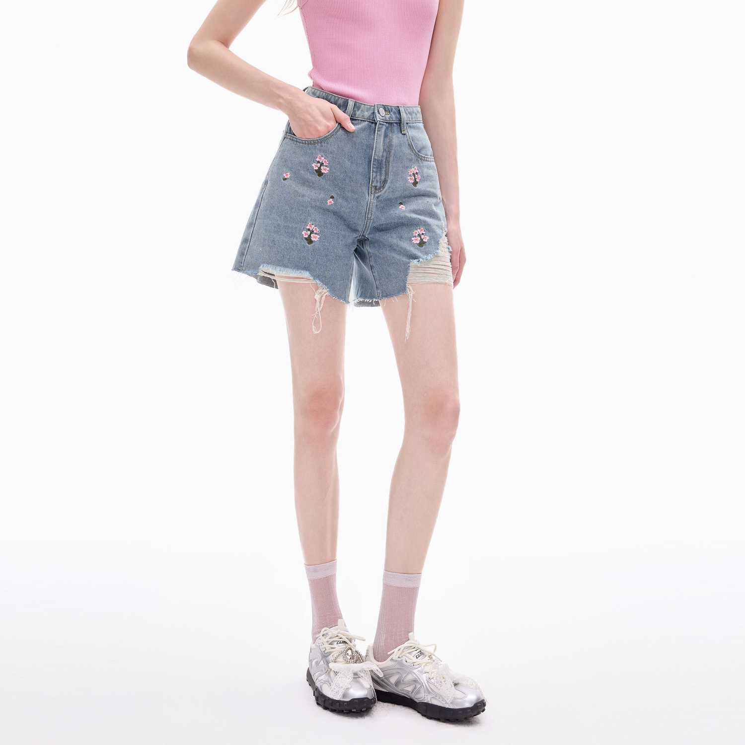 MISSCOCOON可可尼刺绣牛仔短裤女2025夏季新款破洞休闲薄款热裤