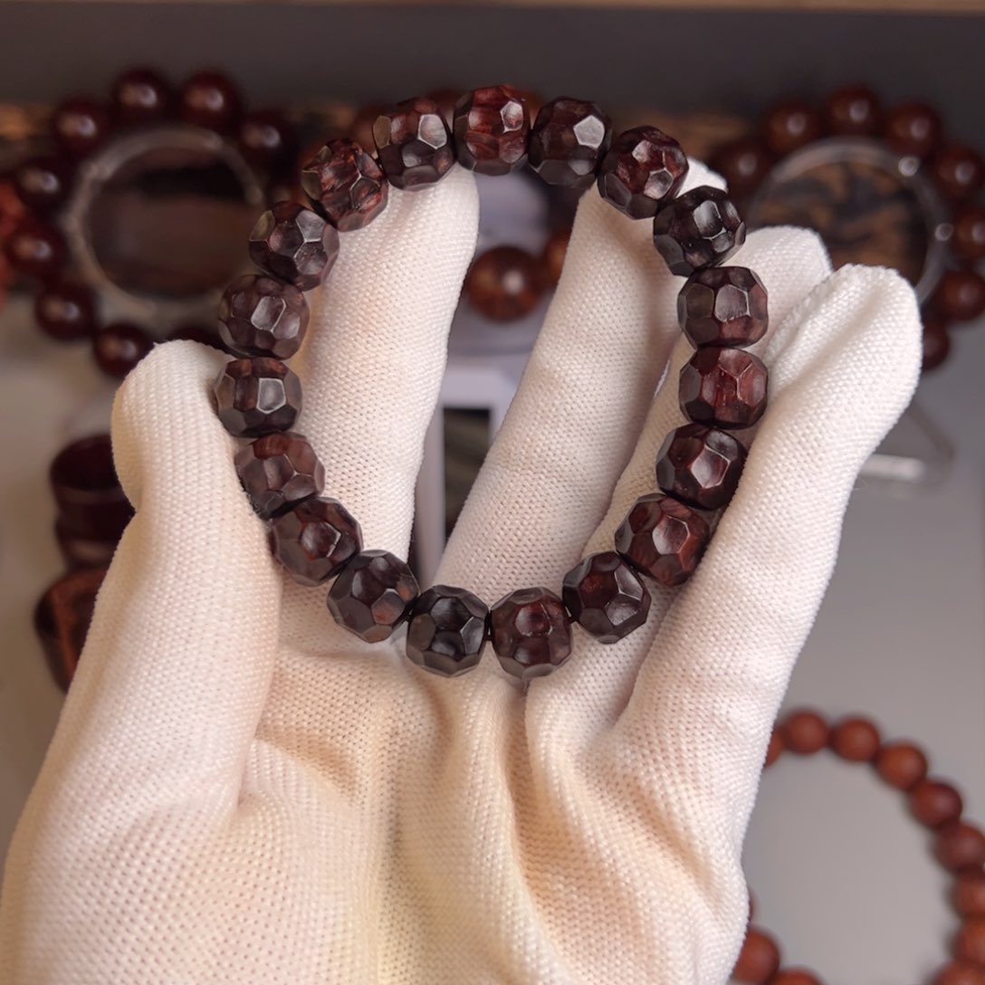 花梨木类爱****亮红降9.10 黑油土埋料