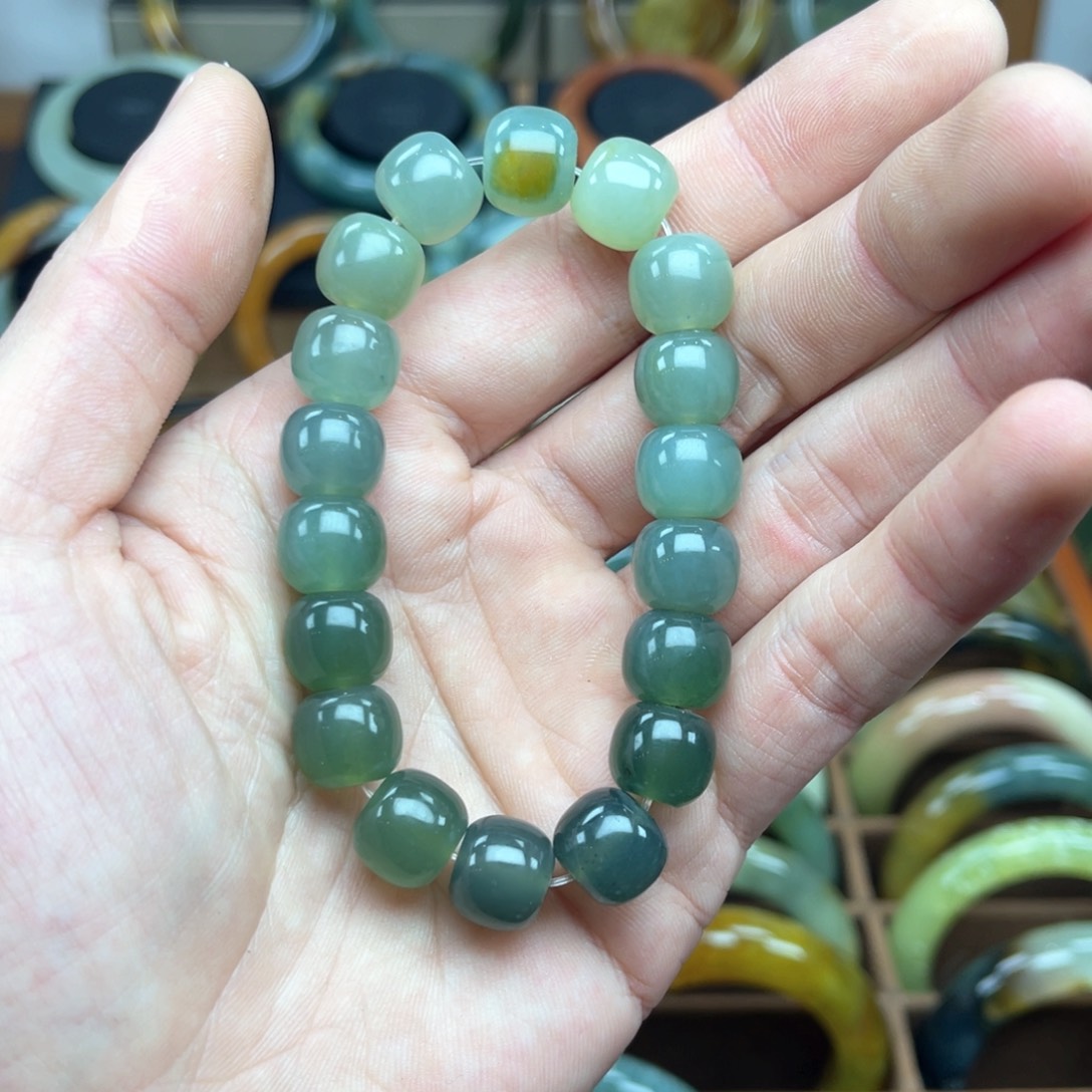 蛇纹石玉手串未镶嵌