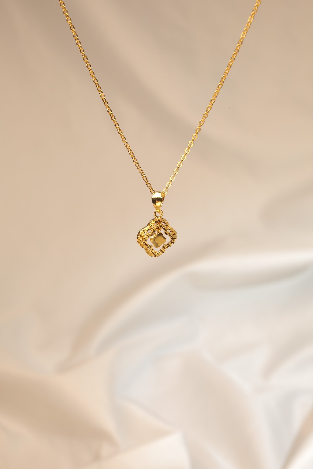 Pt950铂金黄车花仿钻灵动四叶草时尚百搭套链