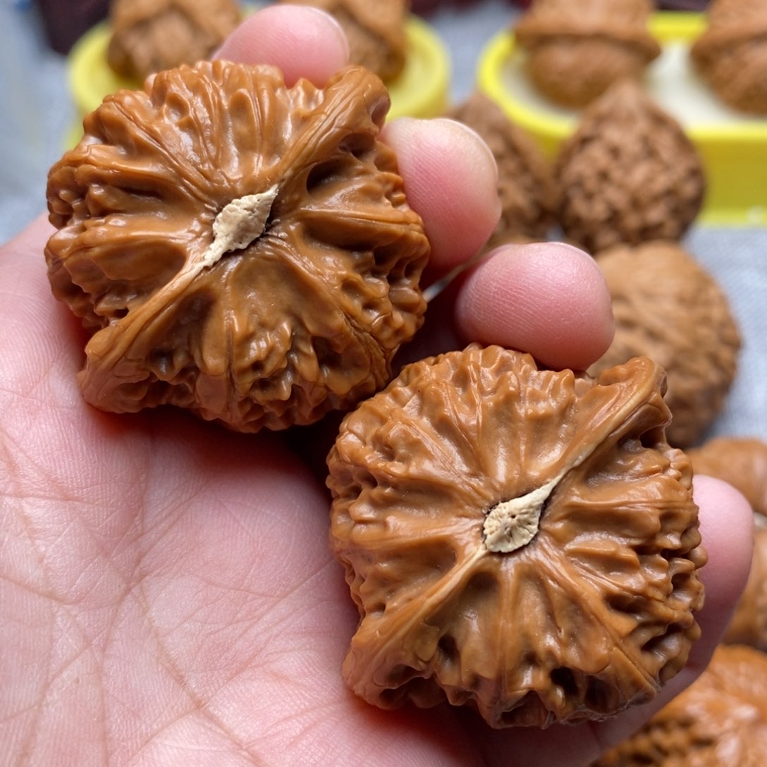 文玩核桃把件44桃心宫灯精品