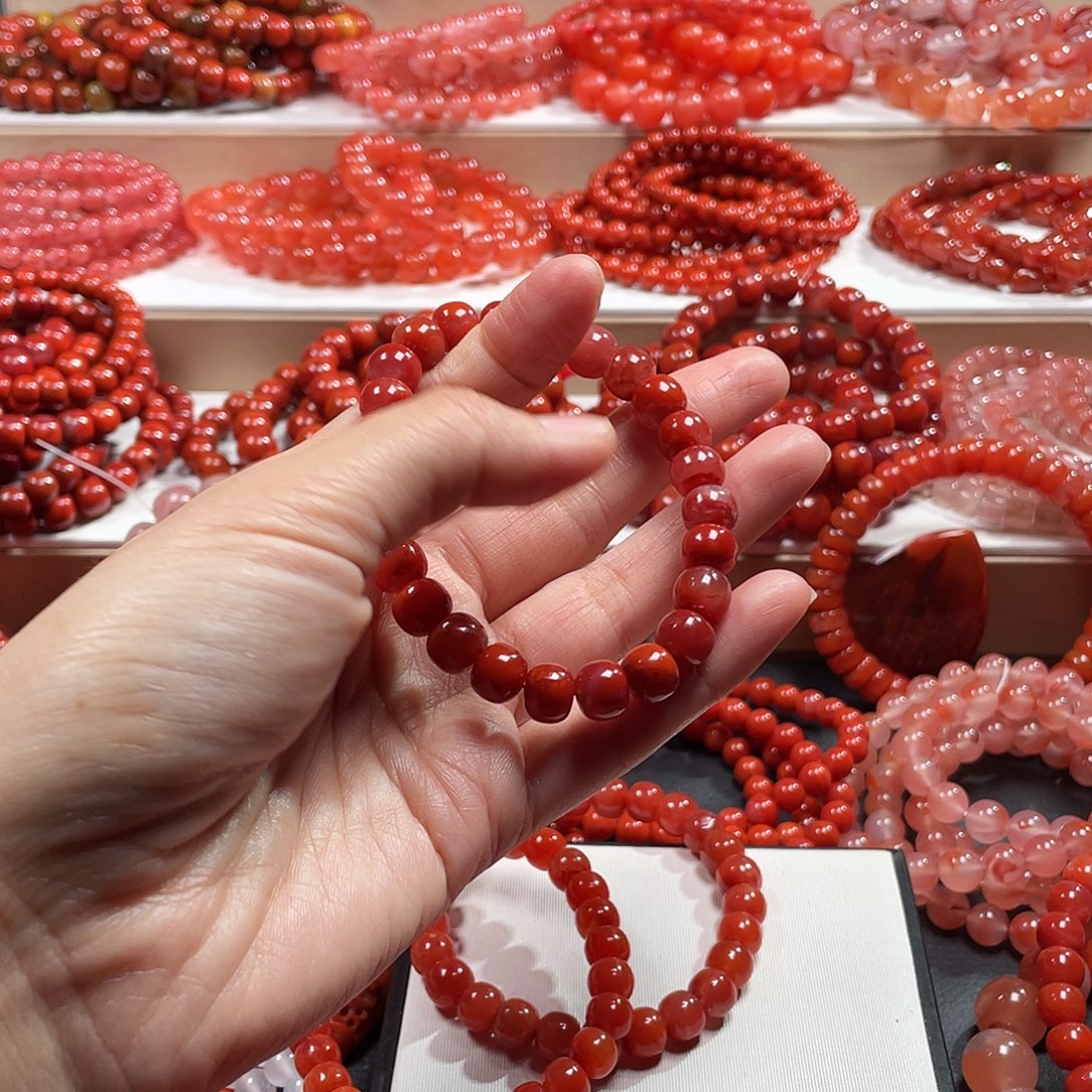 j***~南红玛瑙未镶嵌手链