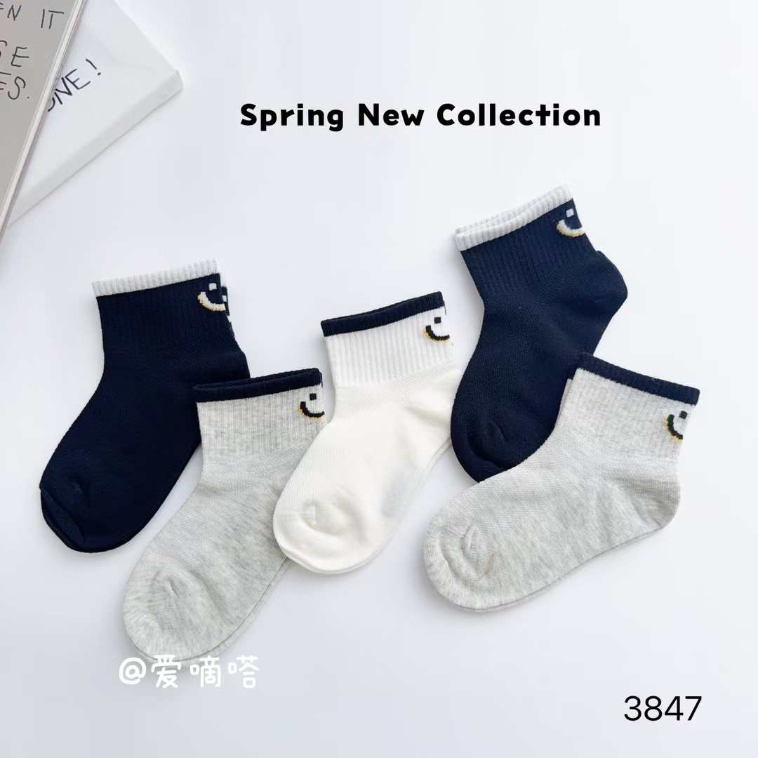 爱嘀嗒夏季新款儿童袜男孩透气薄款短筒潮袜百搭吸汗男宝宝袜子