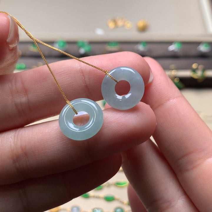 翡翠耳饰18K金镶嵌翡翠