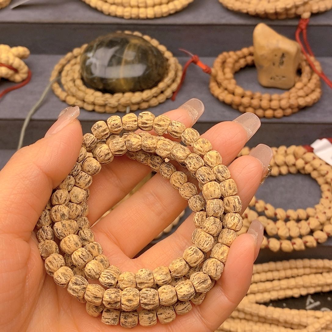 柏香籽/百香籽手串白**u