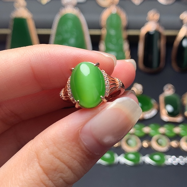 豆***人和田玉银S925镶嵌戒指