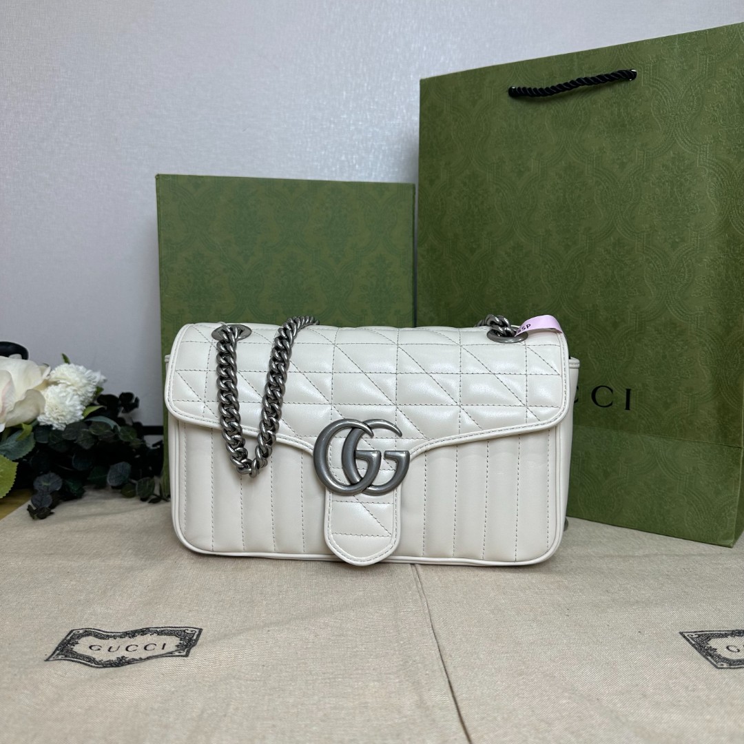 未使用 GUCCI/古驰 壹所奢品GUCCI 马蒙26 白银 斜挎包闲置新活动