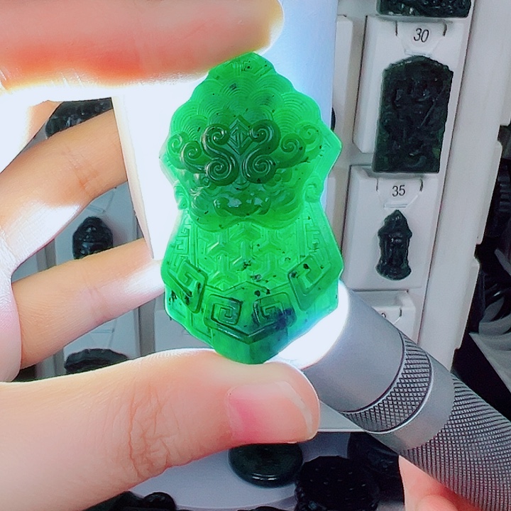蛇纹石玉颈饰未镶嵌
