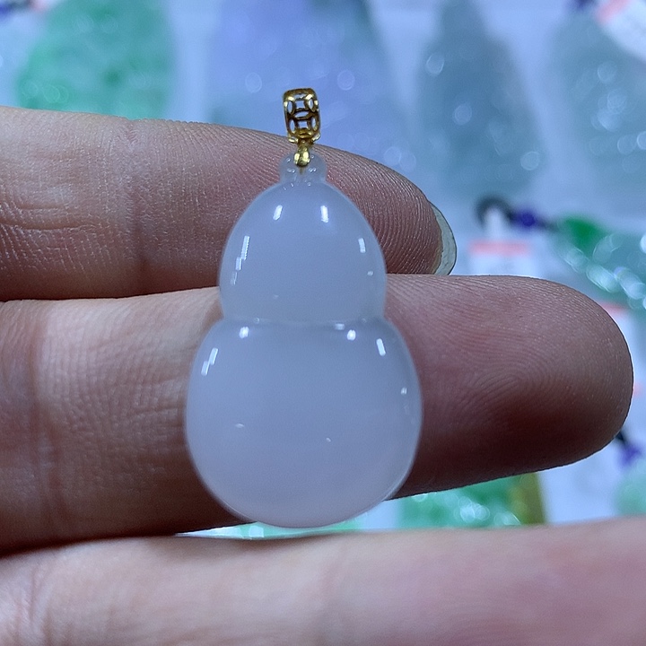 翡翠18K金镶嵌颈饰天然翡翠A货吊坠