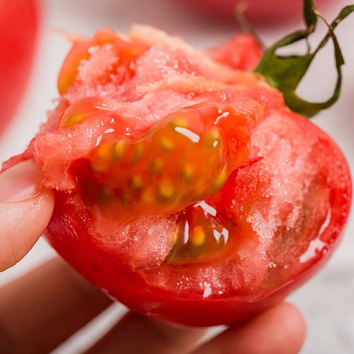 西红柿沙瓤老品种生吃口感番茄自然成熟露天水果多汁蔬菜产地直销商品图