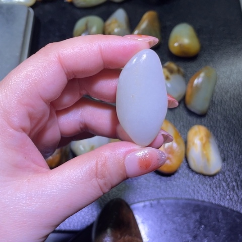 *****和田玉未镶嵌颈饰