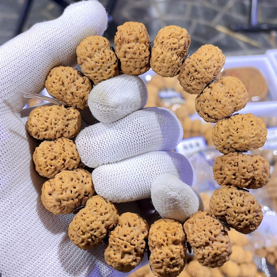 金刚菩提吊坠M****?夹板