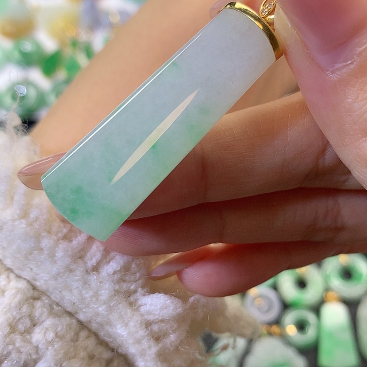 【闪购商品】翡翠吊坠(不含链)18K金镶嵌