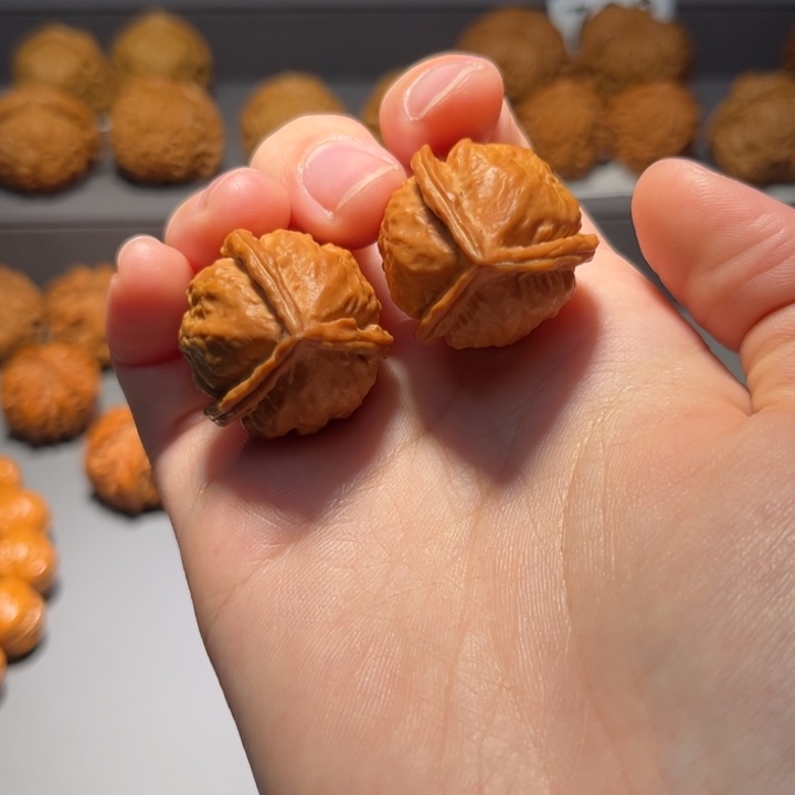 坚***持文玩核桃把件三棱790