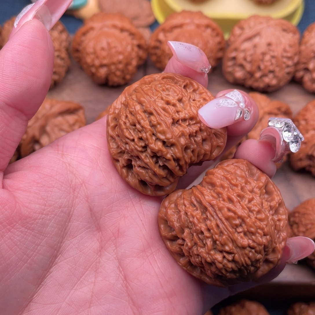 把件文玩核桃全品逐鹿凹底，拉丝纹南疆39