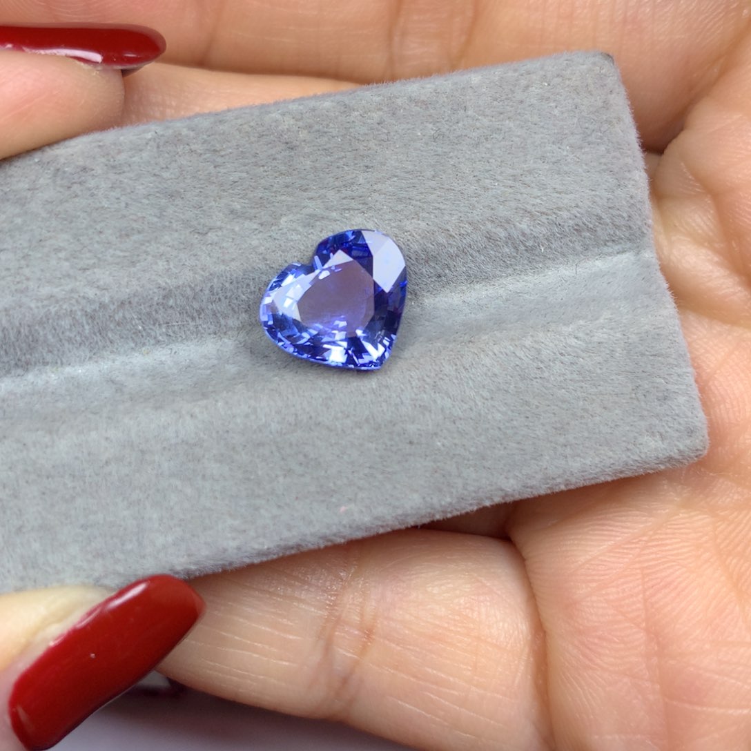 蓝宝石裸石未镶嵌4.1ct蓝宝石爱心
