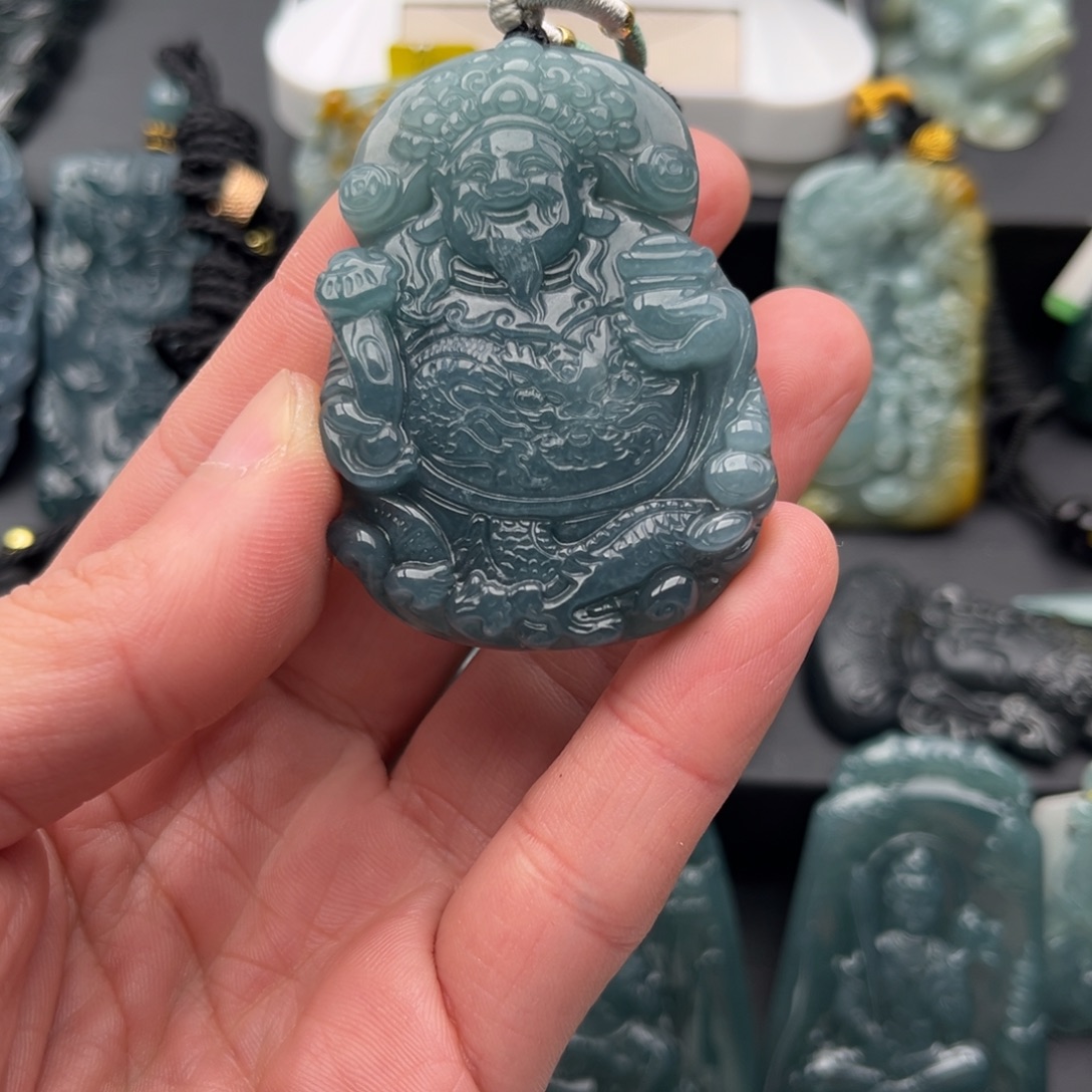 蛮***吉翡翠未镶嵌颈饰财神