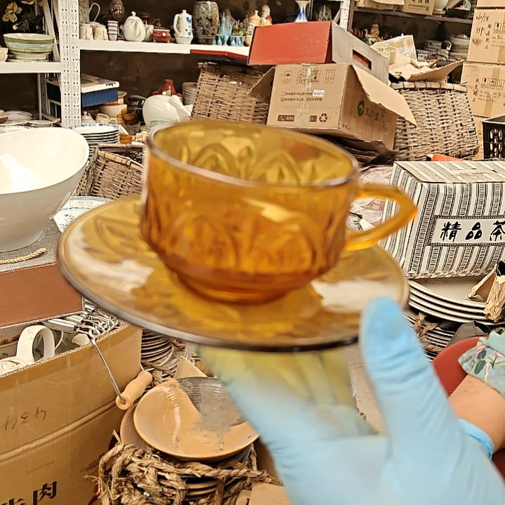 摆件陶瓷盘子碗啥都有