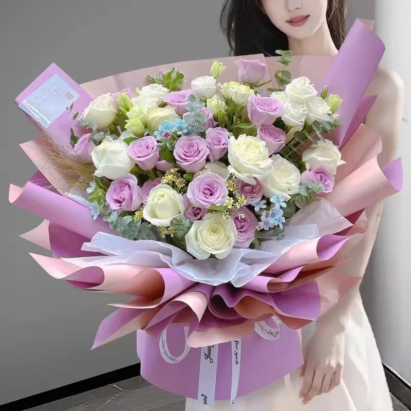 【温柔似水】19枝紫玫瑰白玫瑰洋桔梗混搭花束送朋友闺蜜送花上门