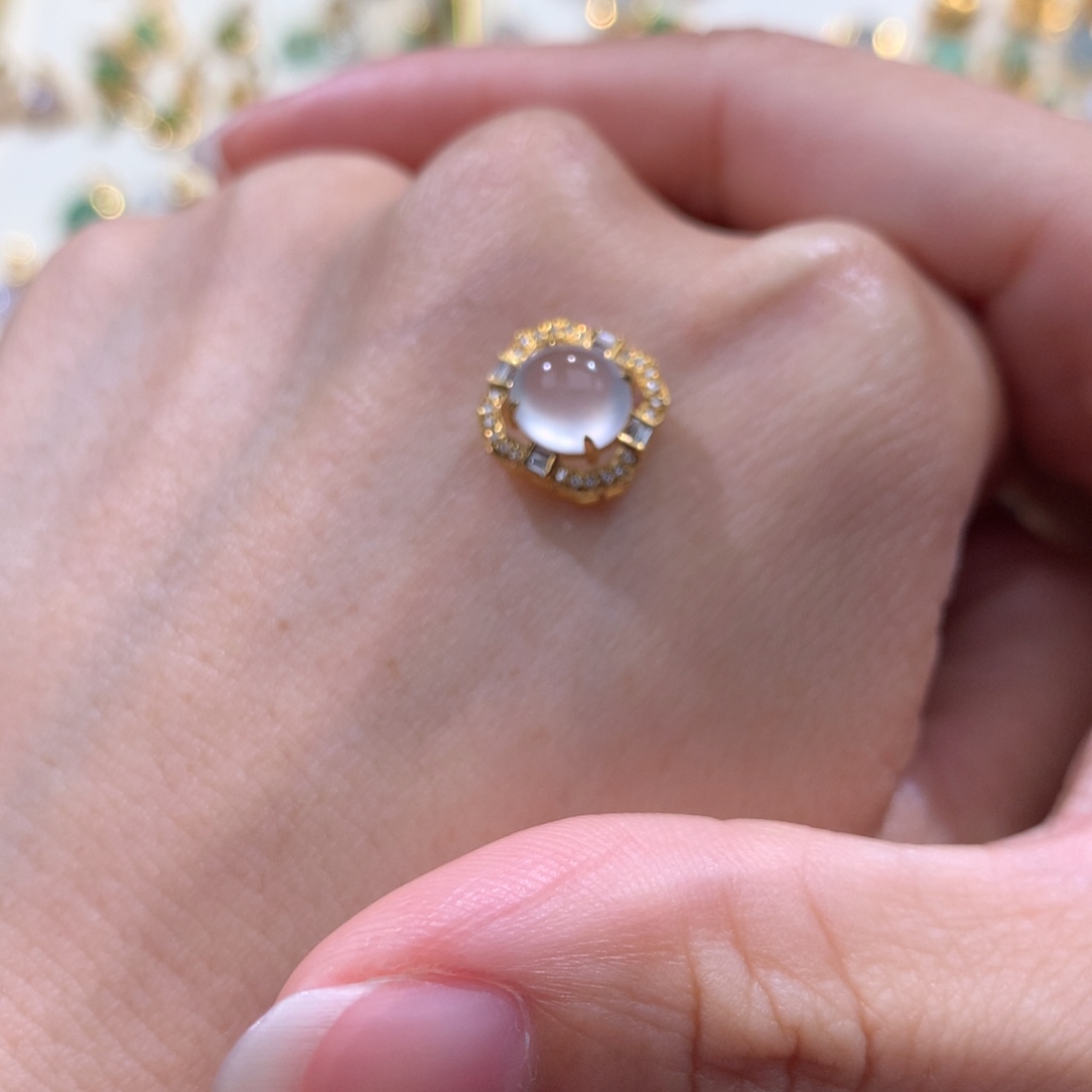 曾***橙翡翠18K金镶嵌颈饰翡翠