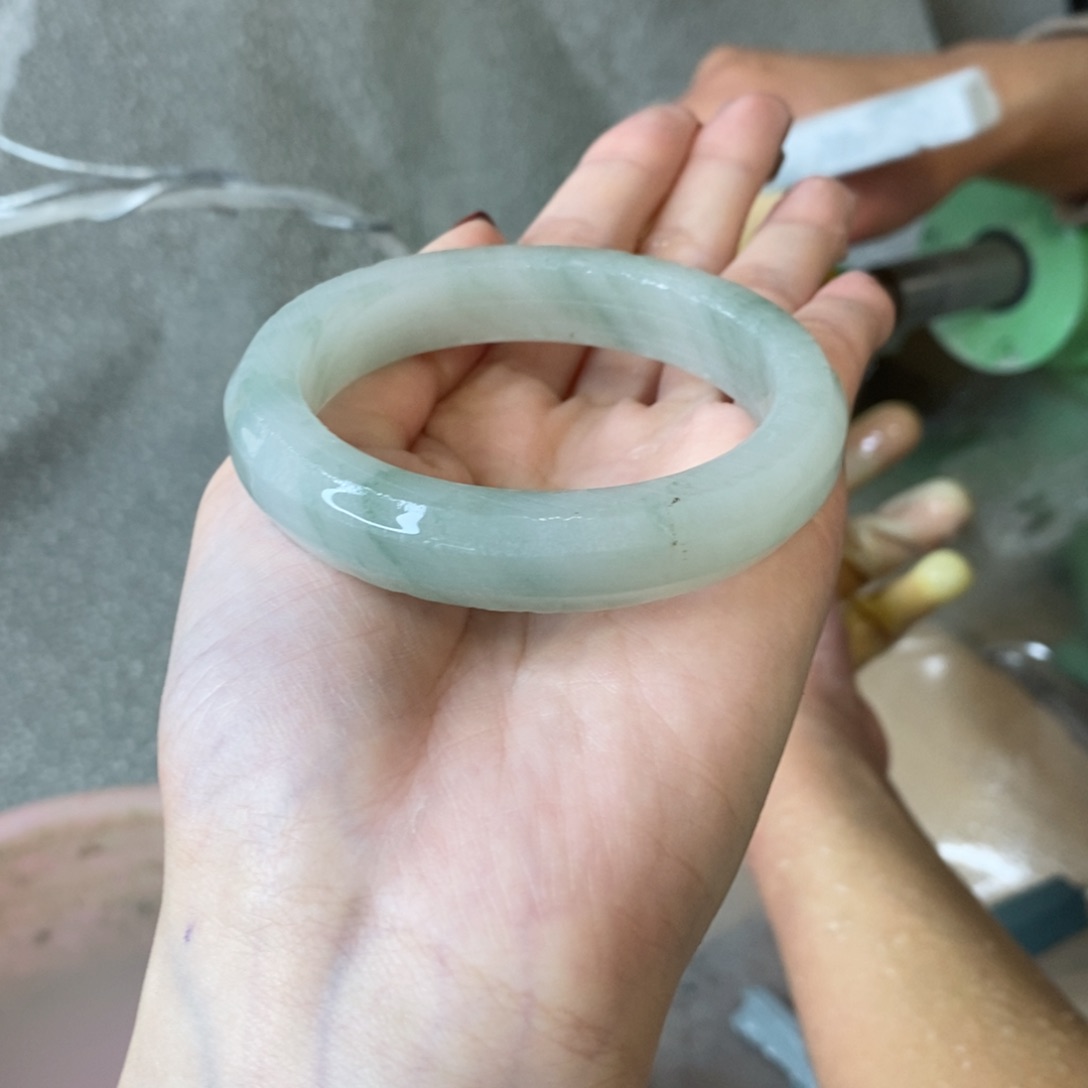 石英质玉手镯未镶嵌玥**咪定制