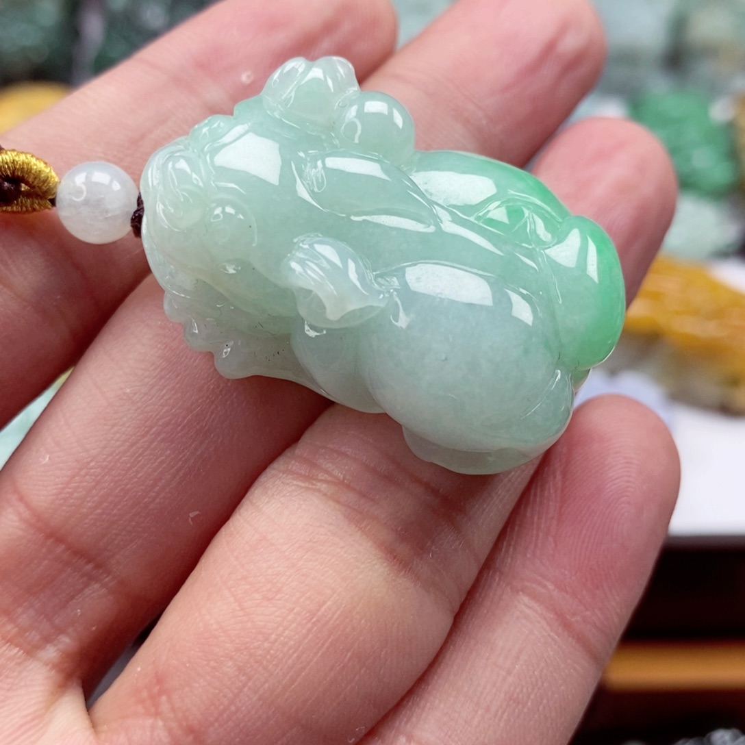 翡翠颈饰未镶嵌翡翠