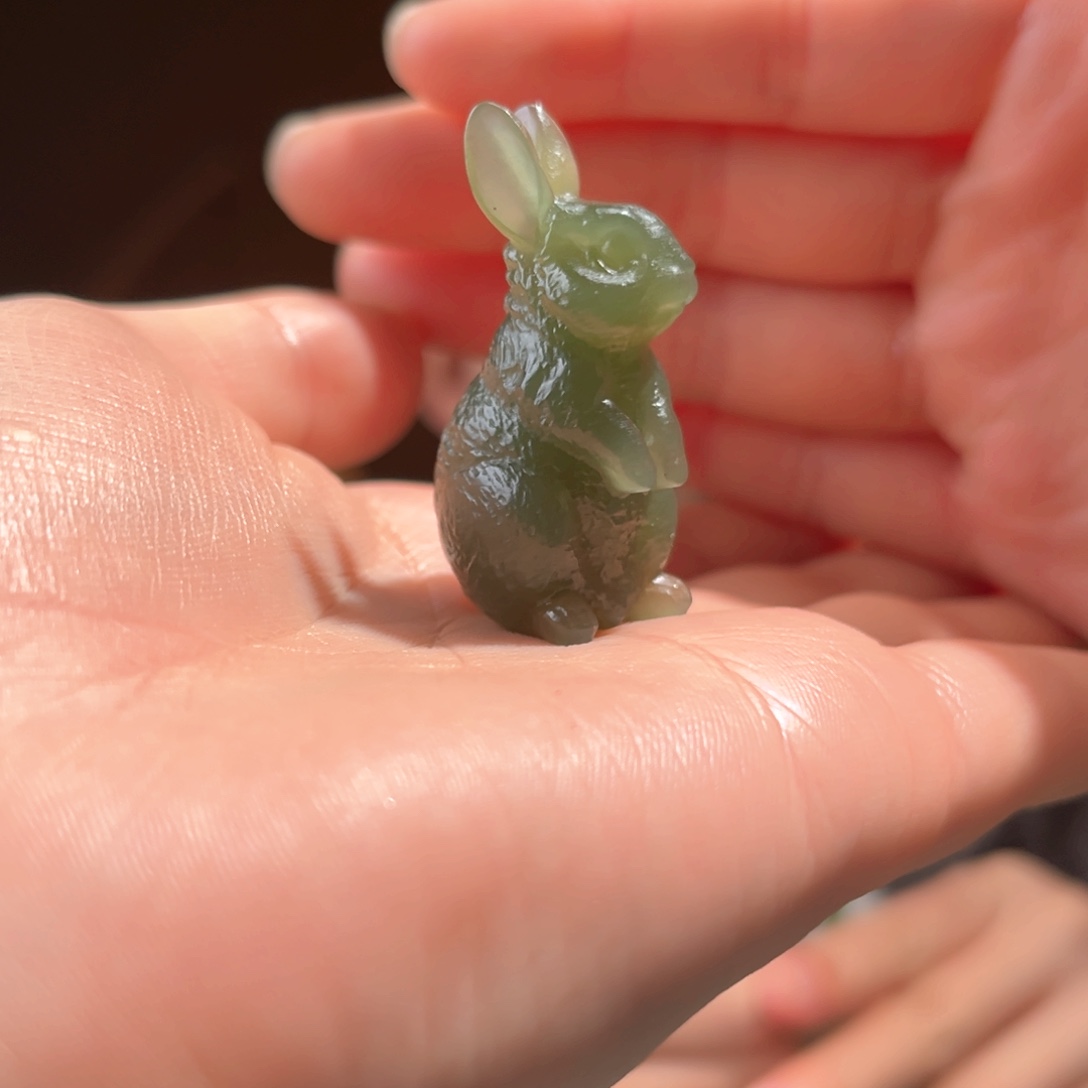 吊坠(不含链)未镶嵌和田玉青海湖水绿兔兔摆件150