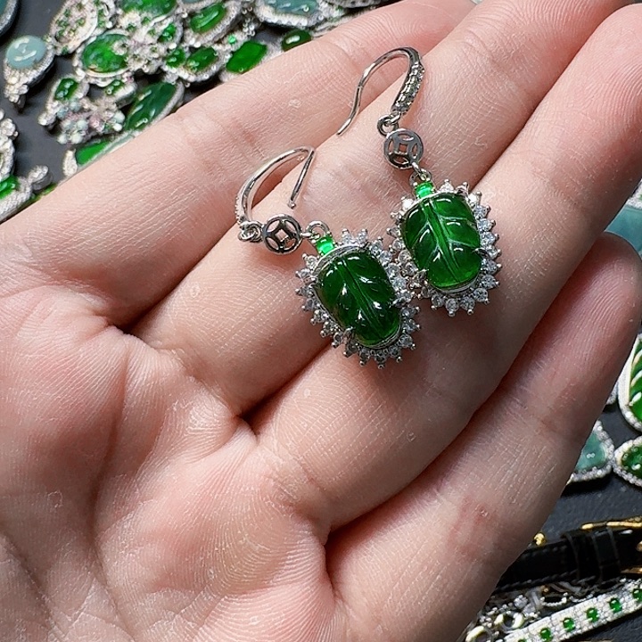 翡翠颈饰未镶嵌天然A货翡翠放漏