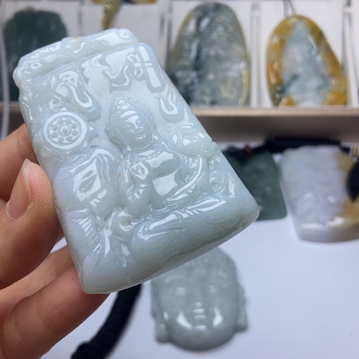 翡翠未镶嵌颈饰翡翠