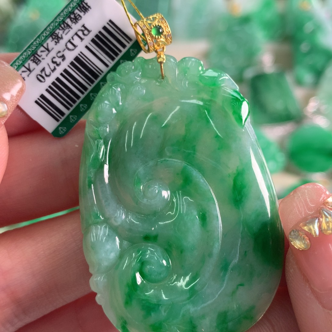 翡翠吊坠(不含链)18K金镶嵌