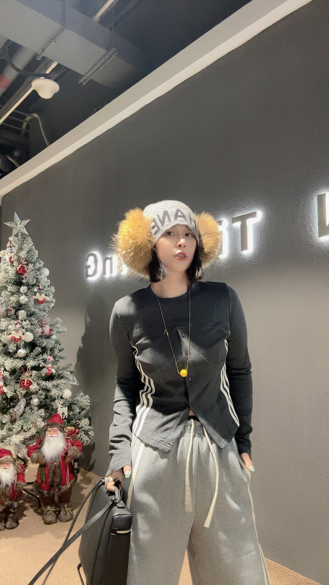 96770:INS风ins拉链纯色百搭修身型常规款女短款运动T恤