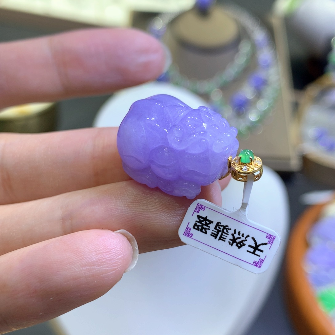 【闪购商品】翡翠颈饰18K金镶嵌翡翠吊坠项链