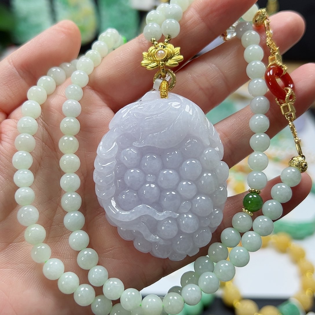 颈饰未镶嵌翡翠吊坠