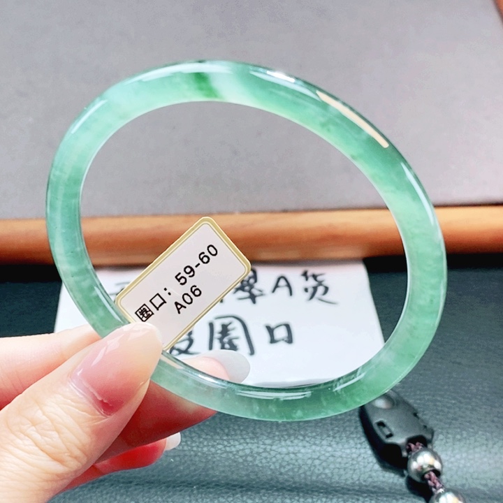 翡翠未镶嵌手镯翡翠手镯79