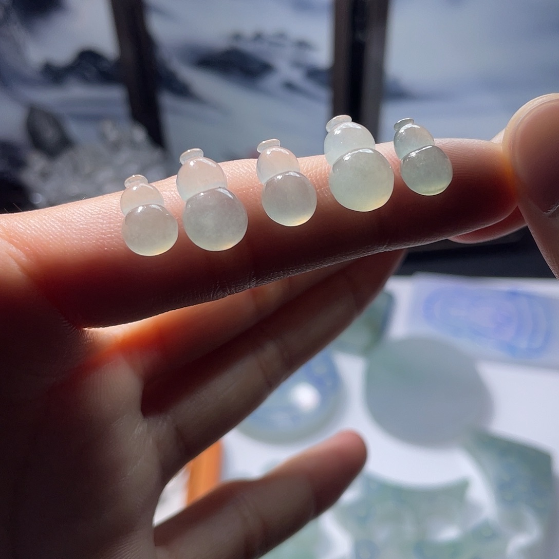 翡翠裸石冰葫芦一个，多样性团购发其一