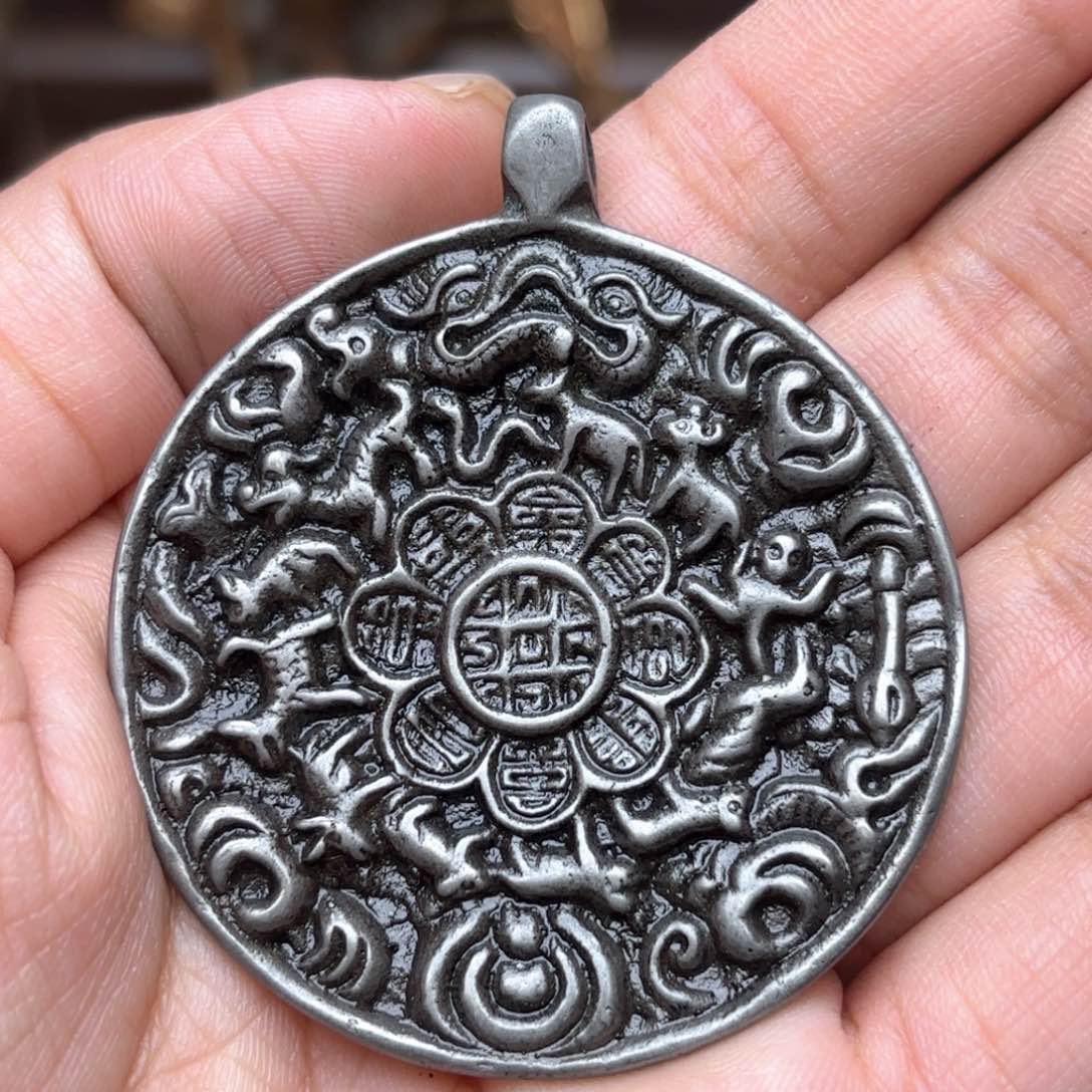 铜星月的菩提吊坠