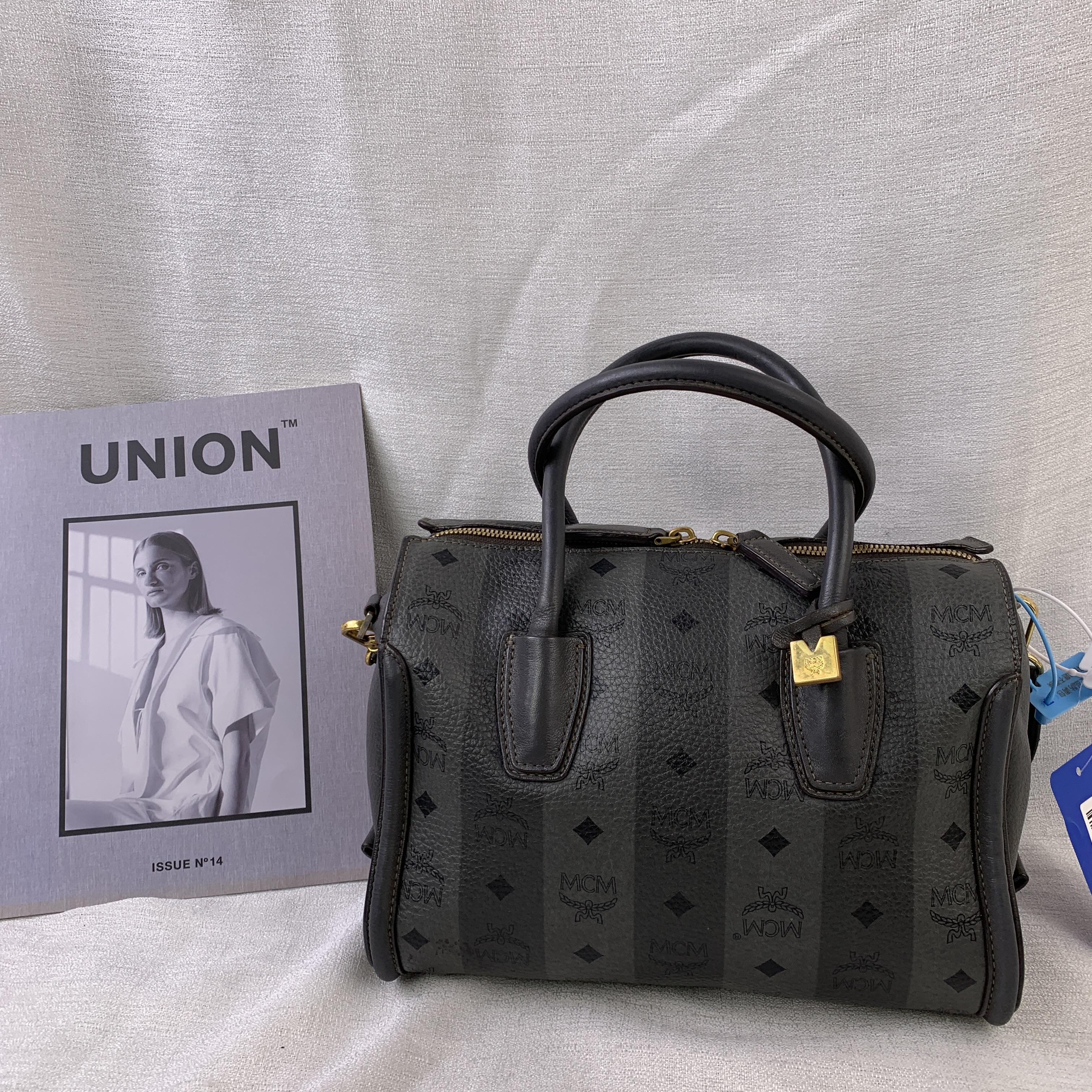 95新 MCM 灰黑拼色波士顿包底长27/FY12319502/9502