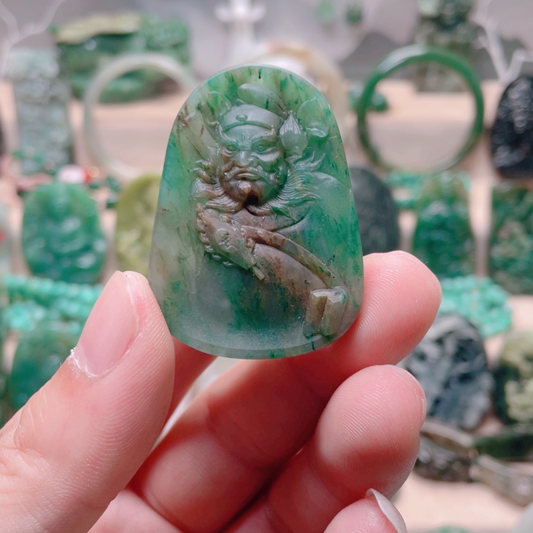 独山玉未镶嵌颈饰