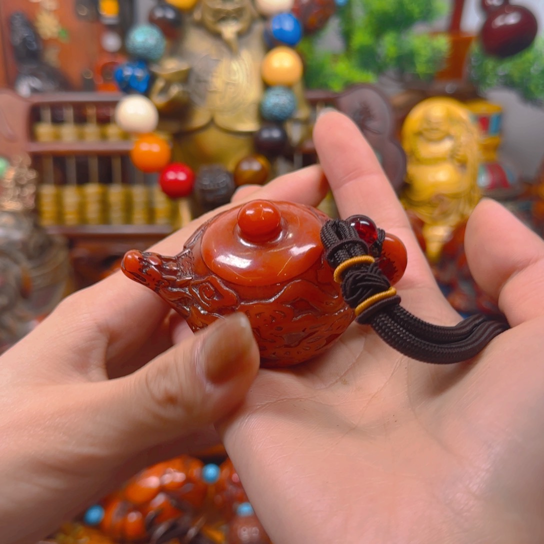 琥珀裸石未镶嵌壶