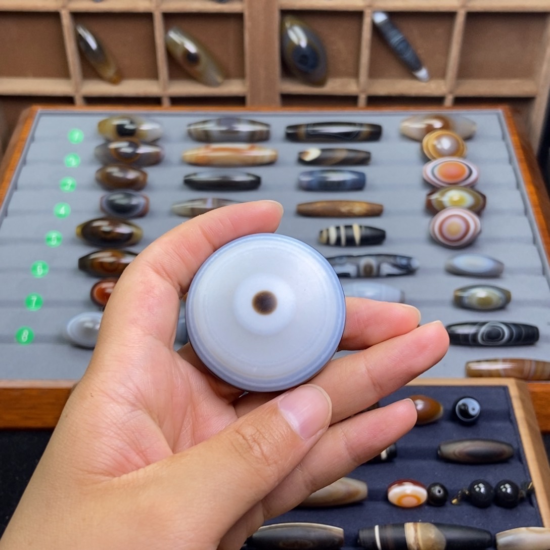 禅***意玛瑙/玉髓颈饰未镶嵌