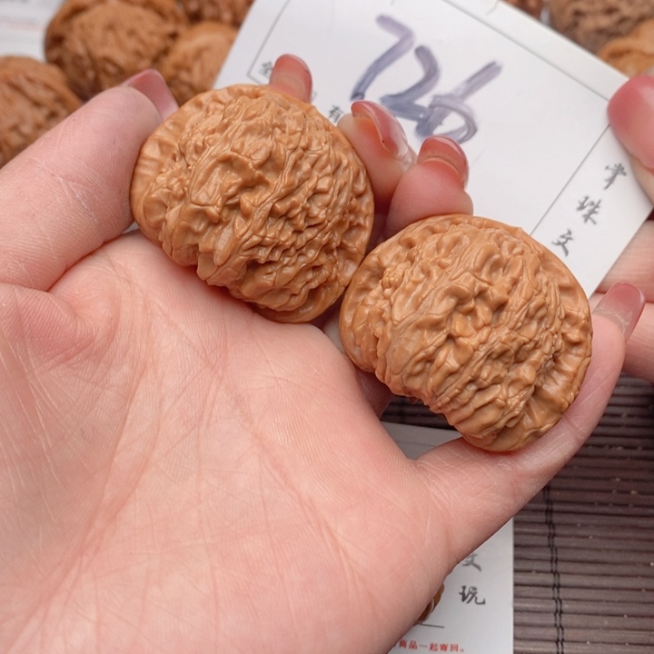 文玩核桃吊坠41白狮子726