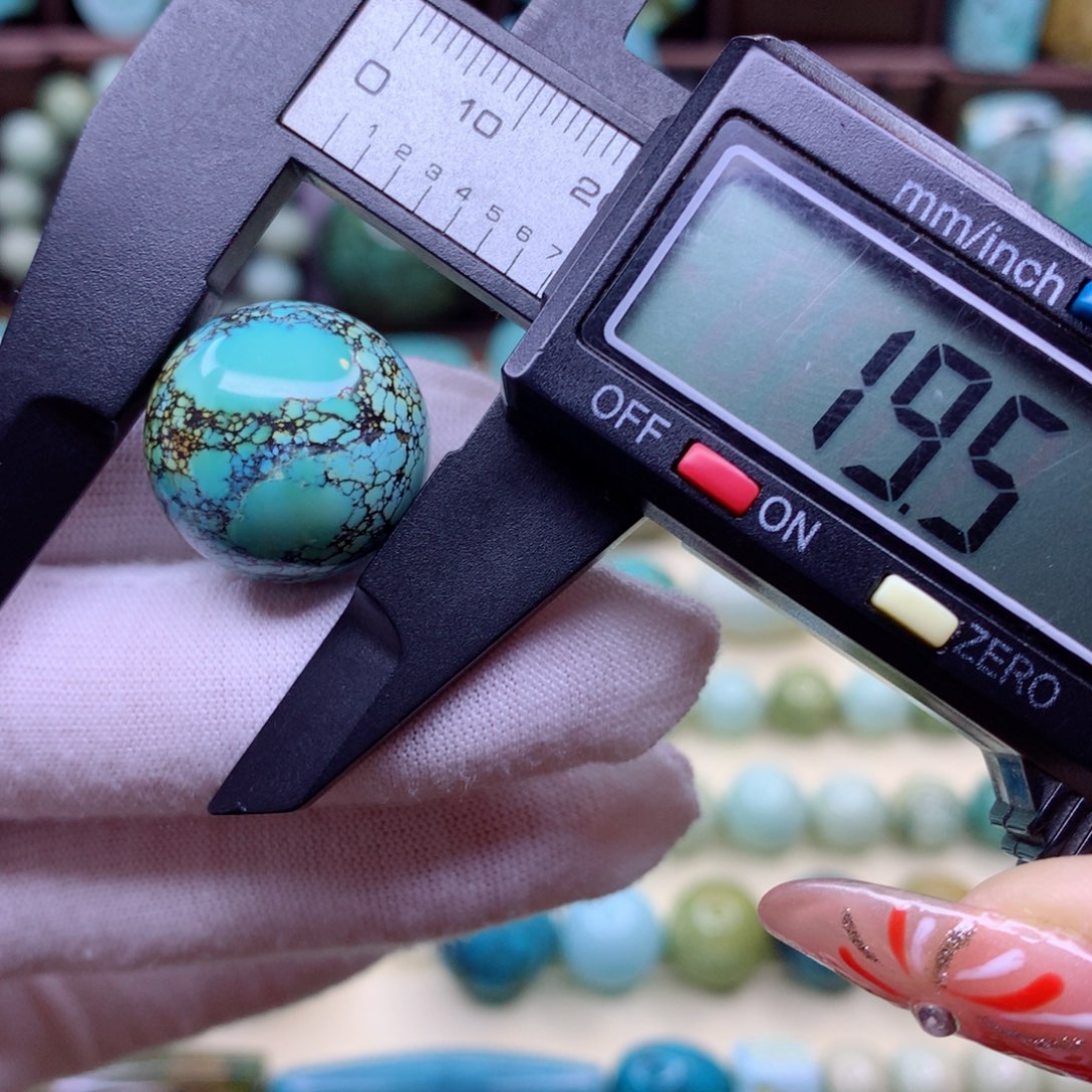 绿松石颈饰未镶嵌