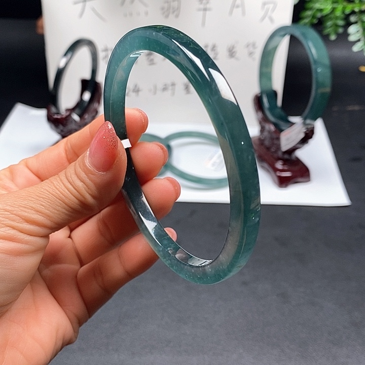 翡翠手镯未镶嵌68尺寸