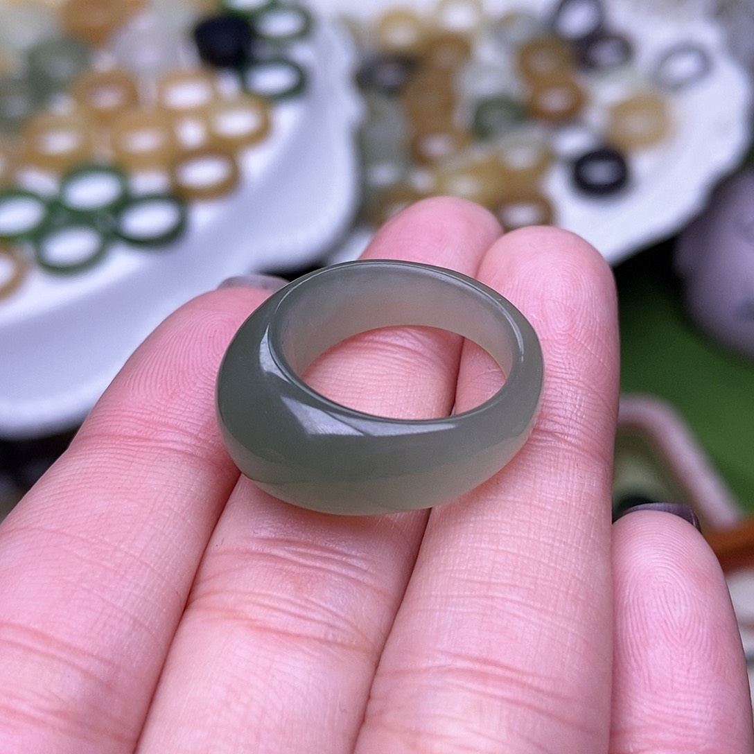 未镶嵌戒指和田玉18.9冰镇青提